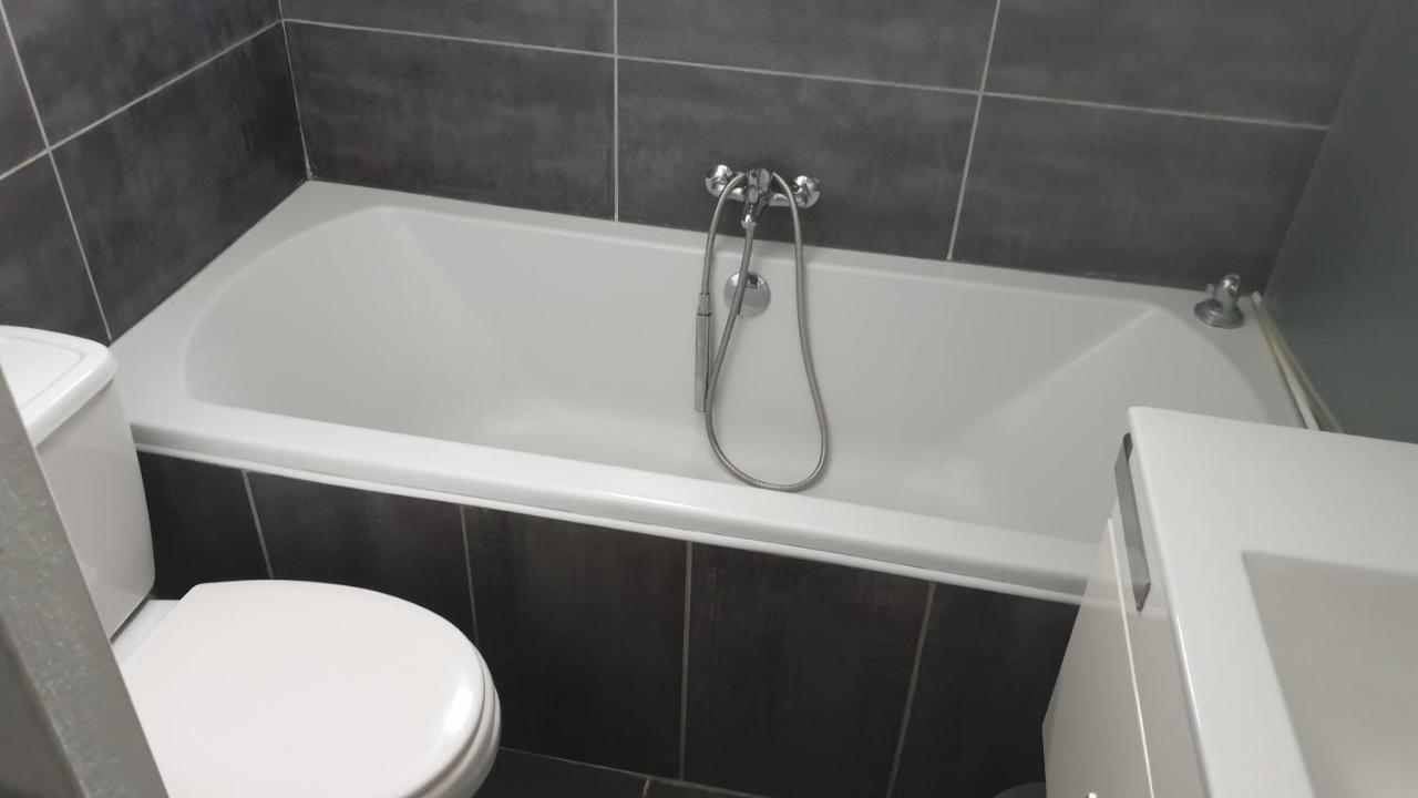 Mas La Farelle Gite, Fitness & Salle De Jeux Gratuite & Spa En Supplement Nîmes Eksteriør bilde